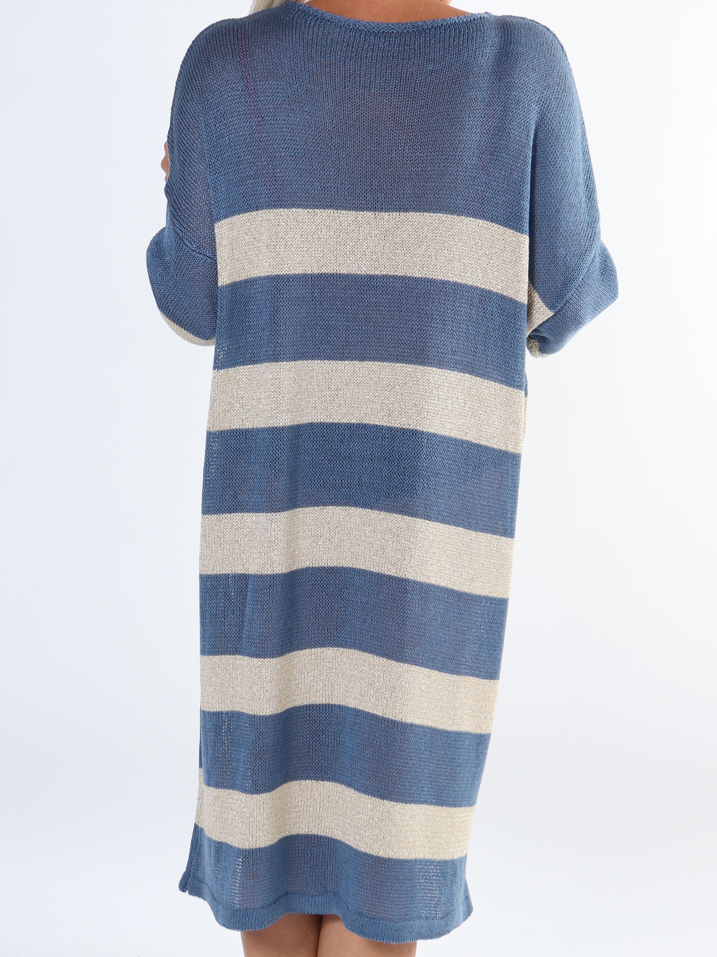 Dima Dress - Plus size stickad klänning i viskos med guld ränder